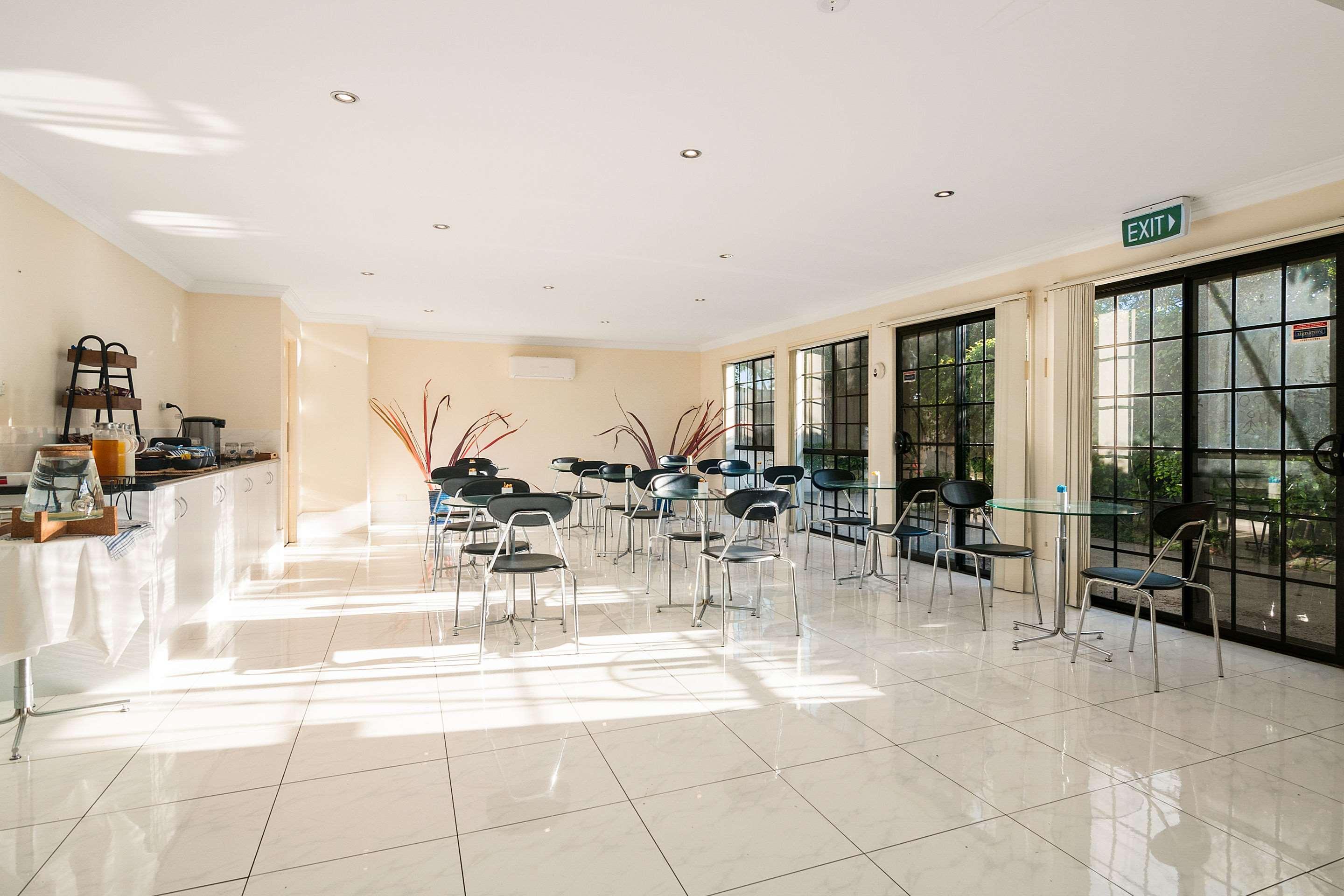 อีโคโน ลอดจ์ วอเตอร์ฟอร์ด Villa โลแกนลี ภายนอก รูปภาพ