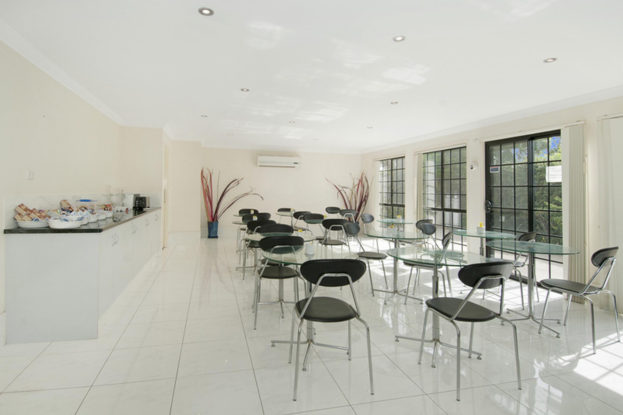 อีโคโน ลอดจ์ วอเตอร์ฟอร์ด Villa โลแกนลี ภายนอก รูปภาพ