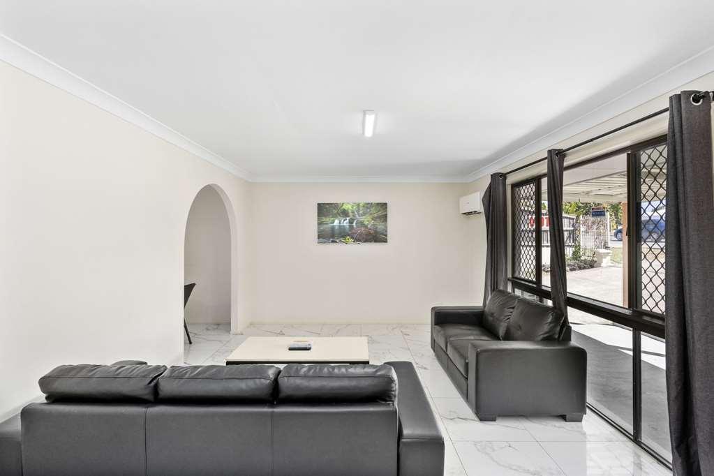 อีโคโน ลอดจ์ วอเตอร์ฟอร์ด Villa โลแกนลี ภายนอก รูปภาพ
