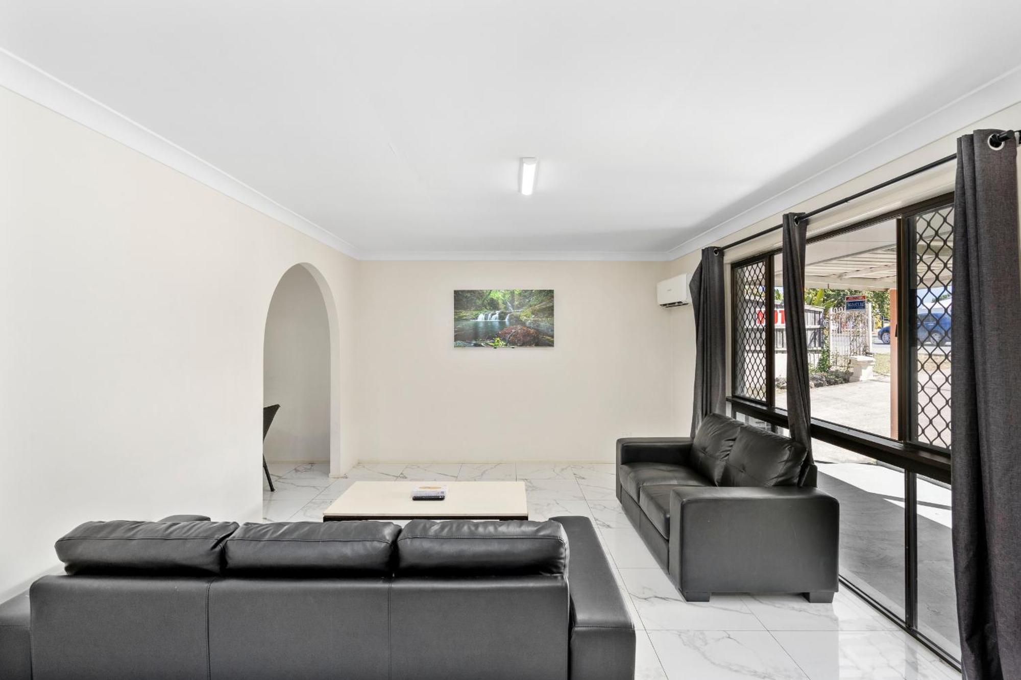 อีโคโน ลอดจ์ วอเตอร์ฟอร์ด Villa โลแกนลี ภายนอก รูปภาพ